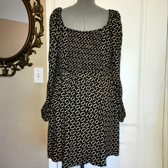 Geo babydoll dress in size Large NWT - Picture 11 of 14